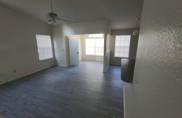 1613 Columbia Arms Circle