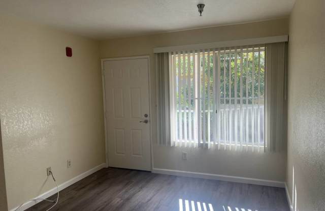 Photo of 212 S Orange Ave