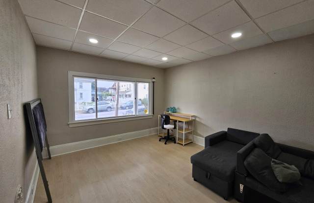 1124 Lafayette Street