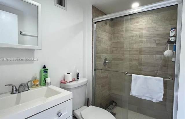 Photo of 1102 NW 103rd St