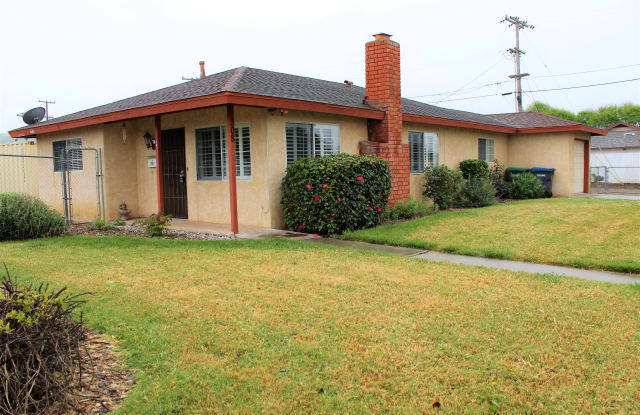 308 W Maple Ave - 308 West Maple Avenue, Lompoc, CA 93436