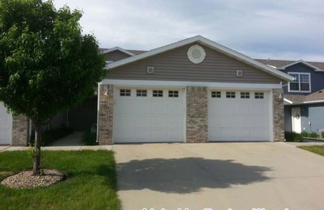 575 Pointe Court South West