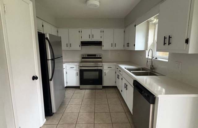 2-Bedroom, 2-Bathroom Home, Orlando/Waterford/UCF Great Location!!