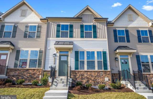 Photo of 6004 STONEROLLER ST