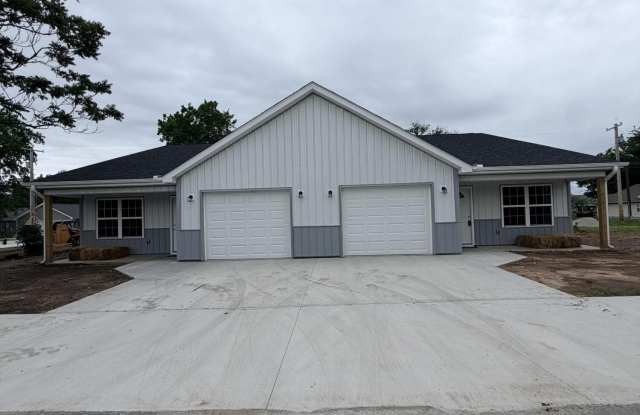 618 N Hall
