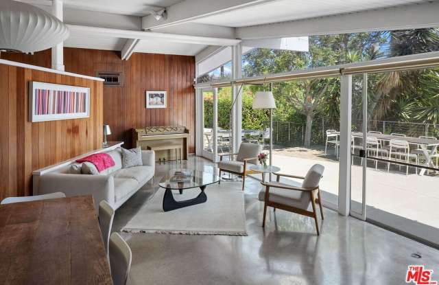 Photo of 12400 Deerbrook Ln