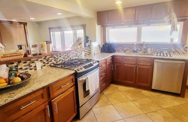 5BD/3BA Home Near Pearl St, CU, Hiking, Park | $500 OFF First Months' Rent