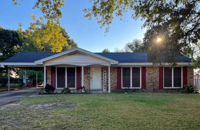 713 Ynestra Drive