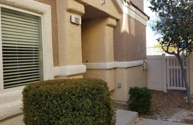 ~~Beautiful Mountains Edge Townhome! 3 Bed, 2.5 Bath ~ New! New! New!