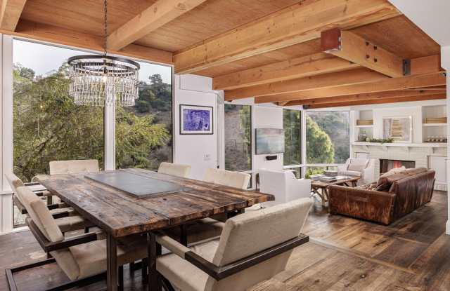 Contemporary Luxurious Wooden Home for Rent