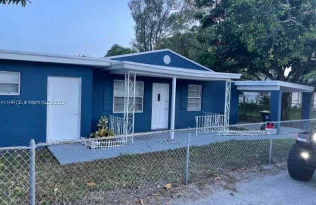 525 SW 1st St - 525 Southwest 1st Street, Dania Beach, FL 33004