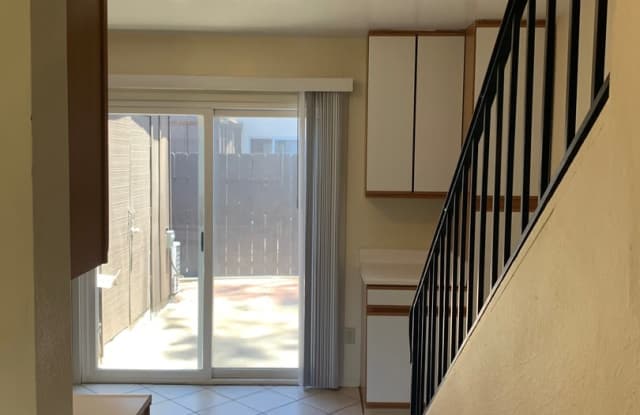 Cozy 2 Bed 1 Bath Home For Rent