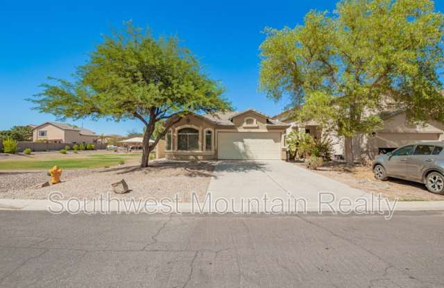 4010 E Mine shaft Rd