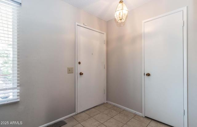 10426 W SUTTERS GOLD Lane