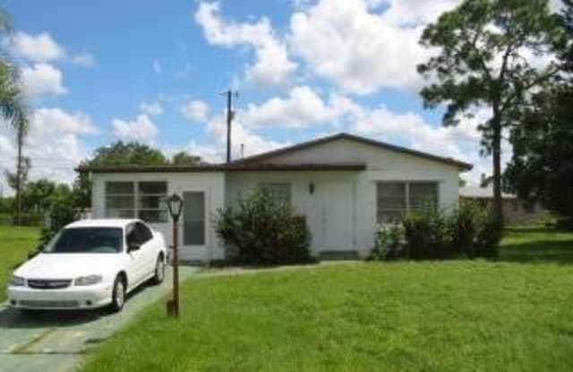 35 Abaco Street - 35 Abaco Street, Lehigh Acres, FL 33936