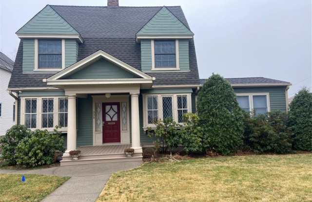 Photo of 332 Terrace Avenue 2