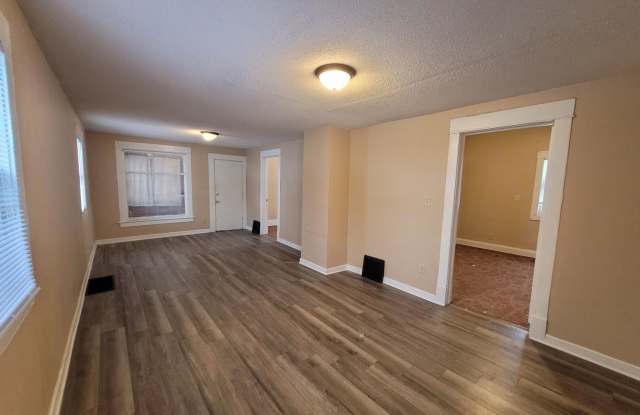 Two Bedroom, One Bathroom Home with Washer/Dryer!