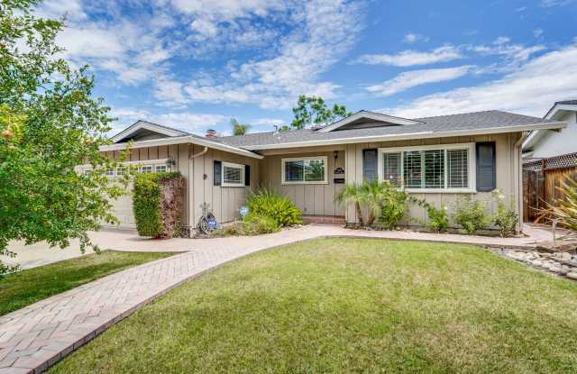 Spacious Home off of Hillsdale with Amazing Kitchen & Backyard! Ready to Rent.