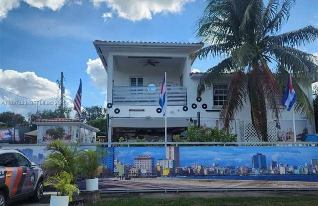 Photo of 1645 SW 83rd Ct