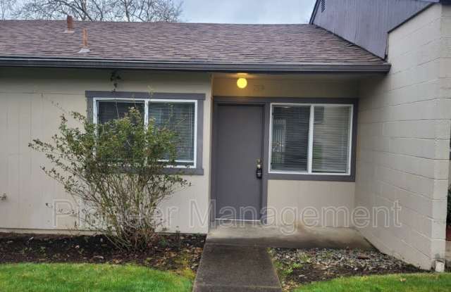 759 NE Alameda Ave