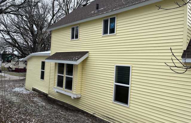 725 West Cavour Avenue