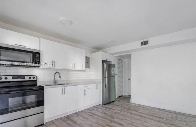 1630 NW 18th St