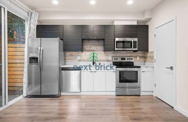 Photo of 2 Beds 2 Baths Single-family House Available for Rent!