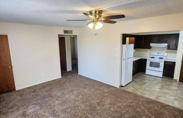 415 E FROST Circle unit: 419