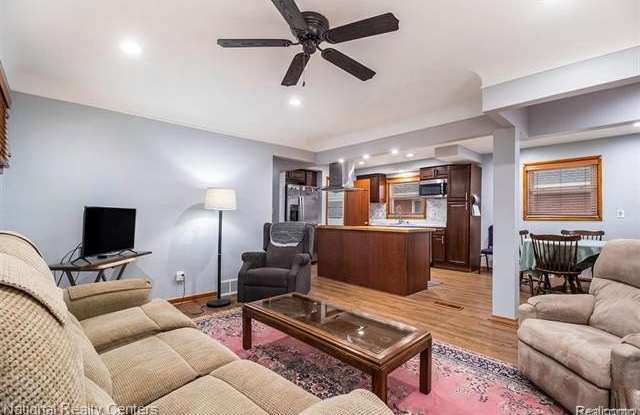 4001 Roosevelt Boulevard