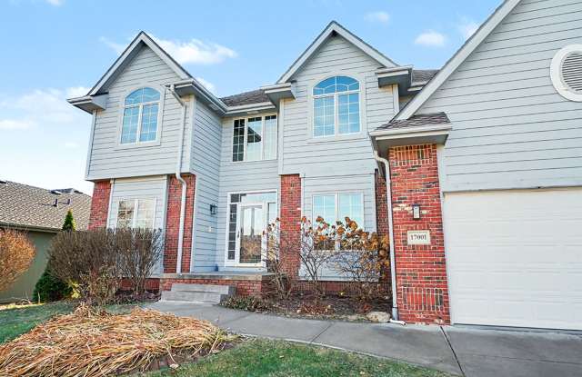 Spacious 4br/4.5 ba Home in Millard Mission Park Neighborhood. Huge Yard, 3 Car Garage