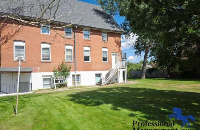 Photo of 3318 2nd Ave S