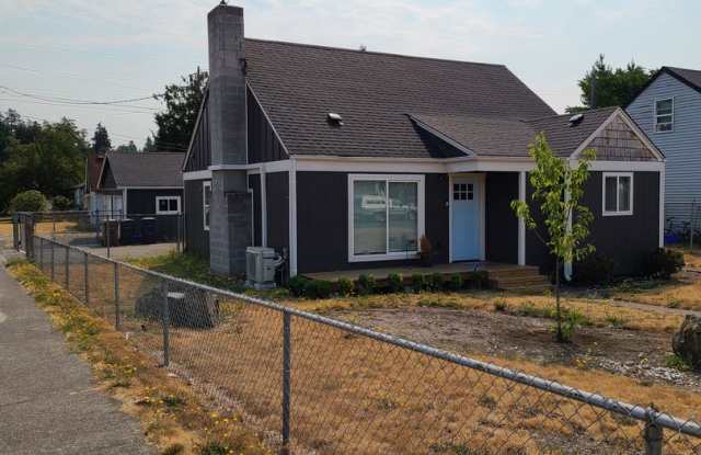 Beautifully Updated South Tacoma 3 Bedroom