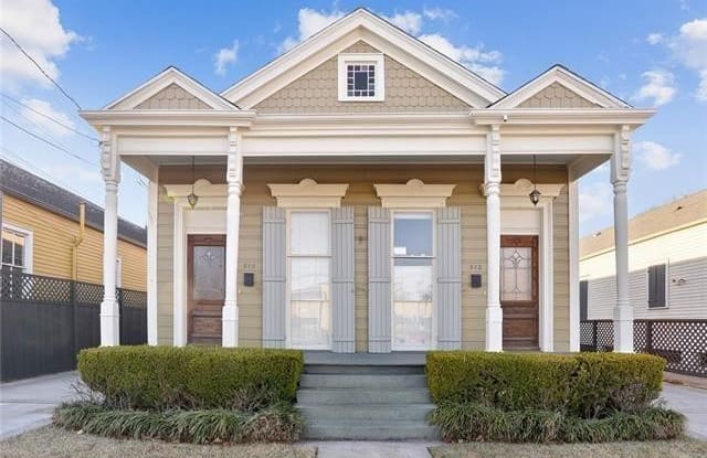 812 HENRY CLAY Avenue - 812 Henry Clay Avenue, New Orleans, LA 70118