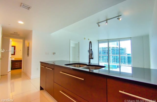 475 Brickell Ave # 4924 - 475 Us Route 1, Miami, FL 33131