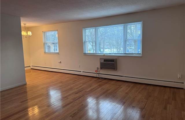 Photo of East Avenue Deluxe