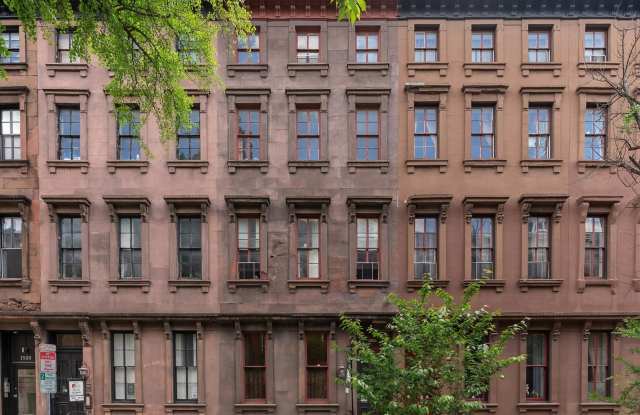 Photo of 1524 PINE Street unit: 3