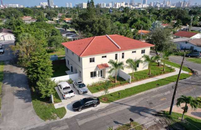 Photo of 785 Sw 7th Ave
