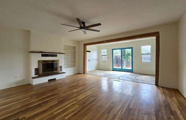 1427 Agua Fria St Unit A