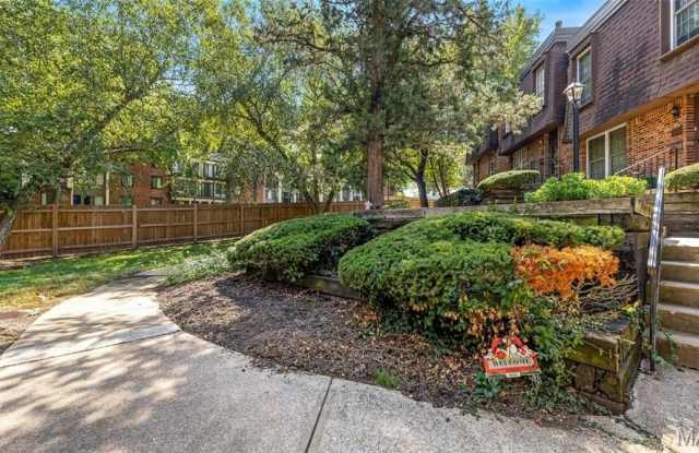 13453 Coliseum Drive