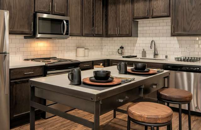 512 El Cerrito Plaza