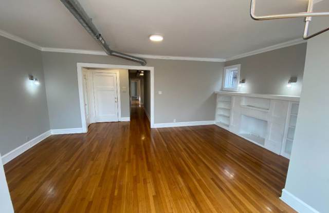 1042 North Kedzie Avenue