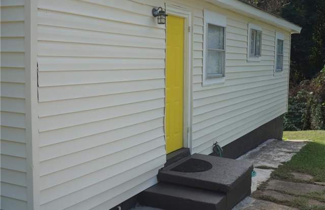 2338 Clarissa Drive NW