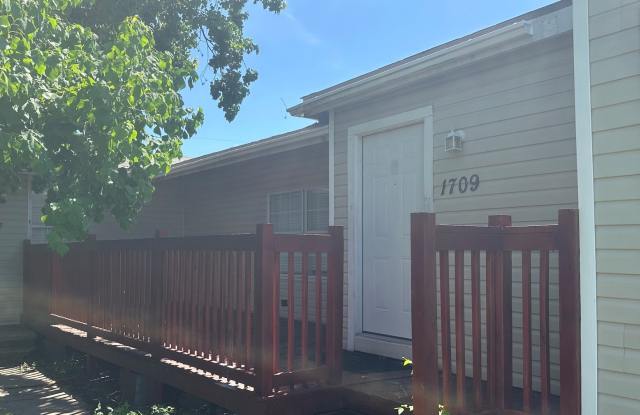 1709 West 4th Street