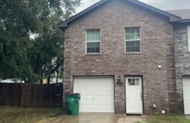 3/2/1 Toen Home close to Tarleton