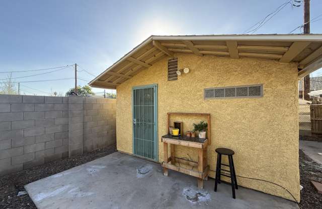 1005 E Moreland Street unit: 3