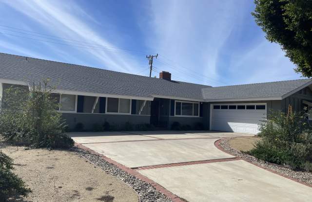 130 West Avenida De Las Flores