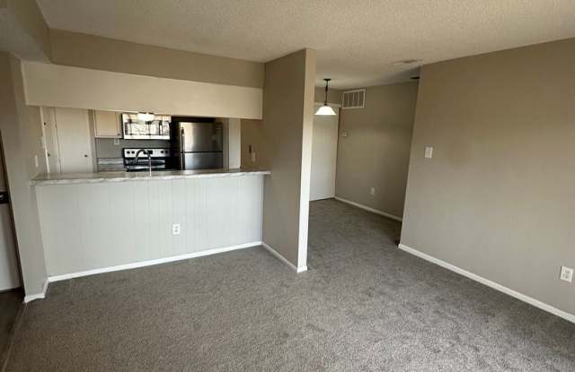 2BD/2BA Condo located on the Germantown/Memphis Line!