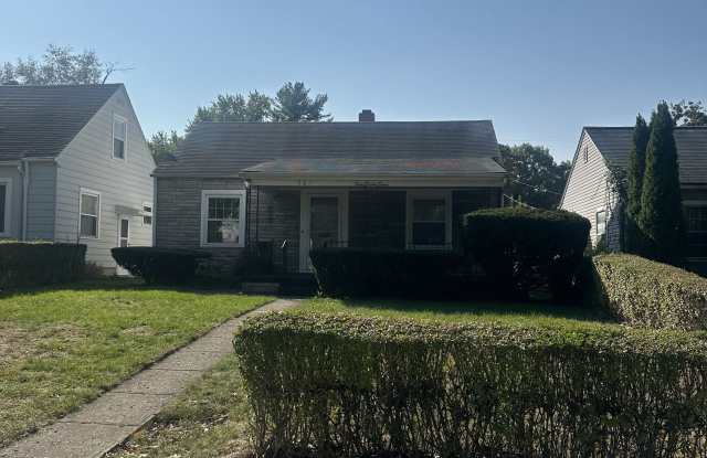 387 E. Royal Forest Blvd