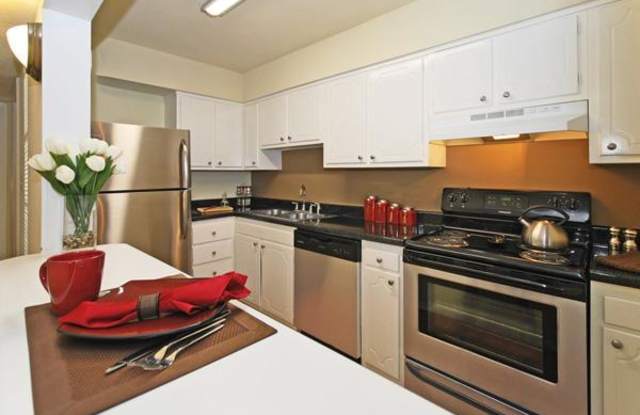 Carolina Apartments