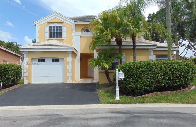 538 Clermont Ct - 538 Clermont Court, Weston, FL 33326